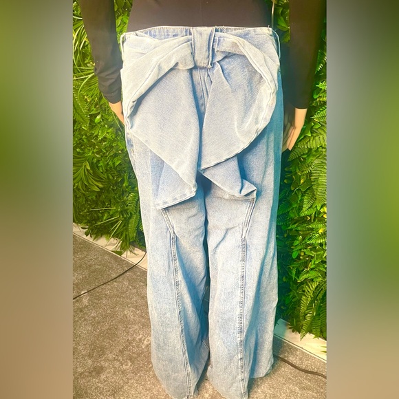 🎀Fashion Nova Bow Jeans 💕 - Picture 4 of 10
